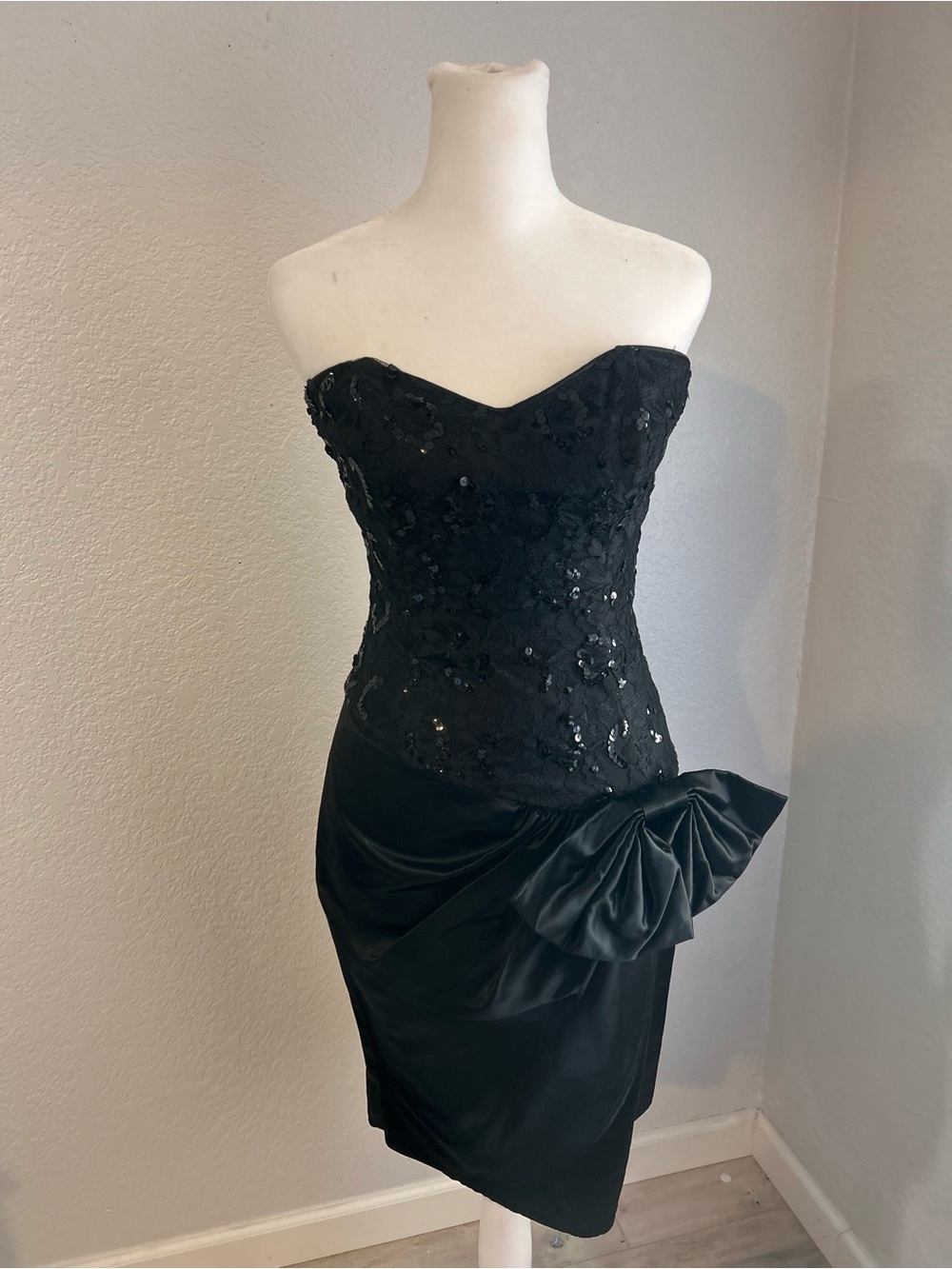 Vintage Gunne Sax Black Strapless Lace & Sequin Cocktail Dress - Picture 2 of 5